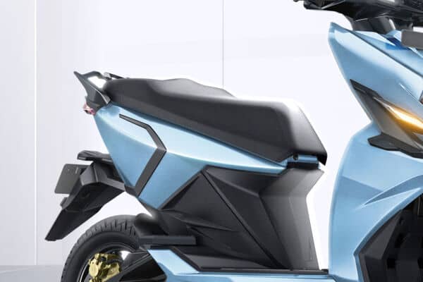 bike exterior_simple-energy-dot-one_seat-view_600x400.jpg