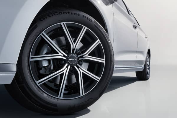 BYD-eMax7-wheel.jpg