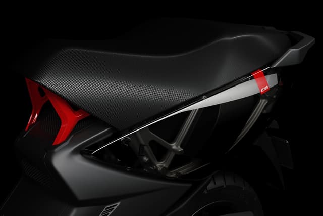 bike 1601115679_ather-450x-series1-side-panel.jpg