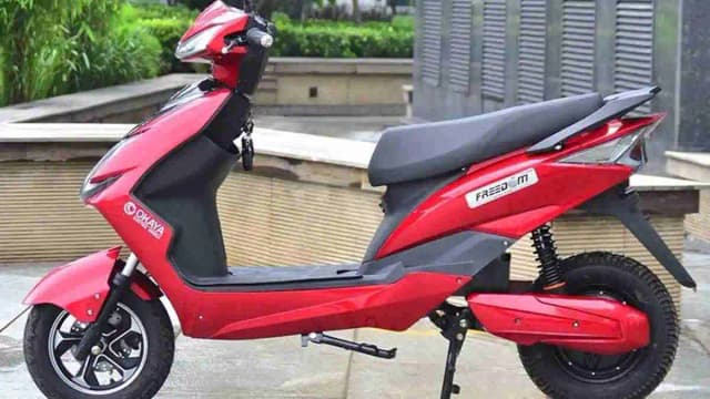 bike EV-buying-guide-Okaya-Freedom-electric-scooter.webp