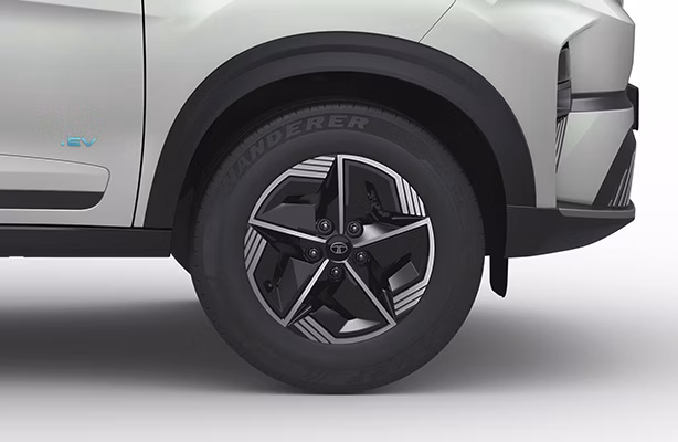 Exterior NexonEV-r16-alloy-wheels.avif