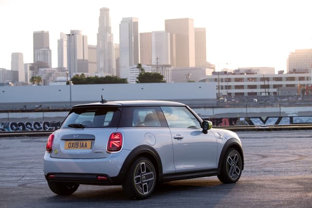 mini cooper se back