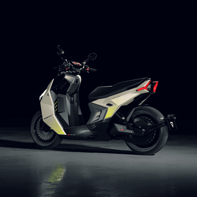 bike Ultraviolette Tesseract (Back-side view).png
