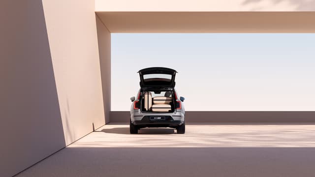 Exterior Volvo EX90_Boot space.avif