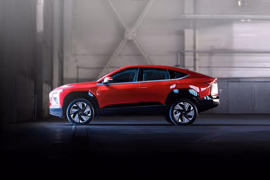 Exterior XEV 9e-side-view-(left).avif