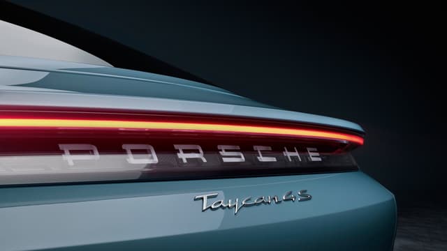 porsche taycan rear light 