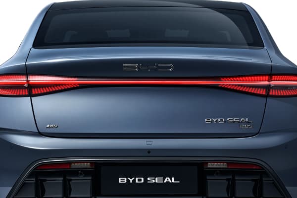 Exterior Back side (BYD Seal 2025).jpg