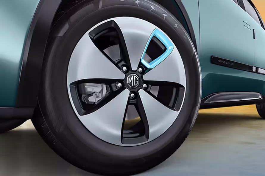 Exterior MG Windsor wheel.avif