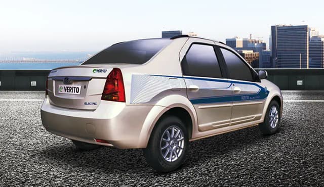 Mahindra_E-Verito_D64