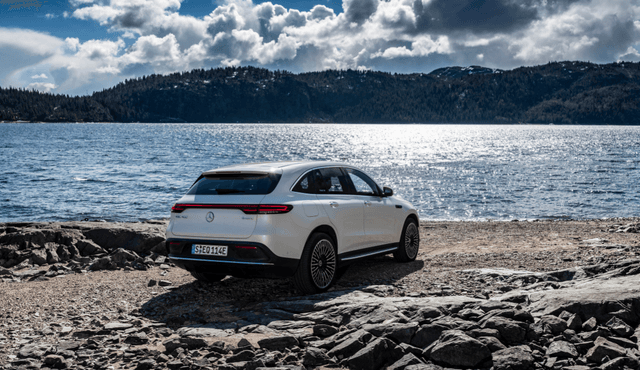 Merecedes Benz_EQC_400 4MATIC1