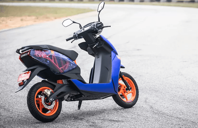 Ather 450 apex side