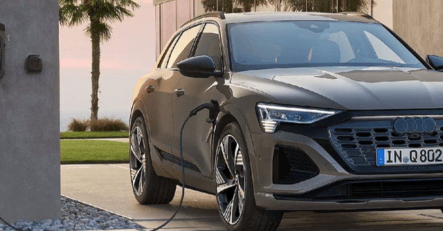Audi-Q8-E-Tron-Blinker
