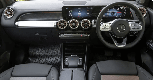 Mercedes-Benz-EQB-EV-Dashboard