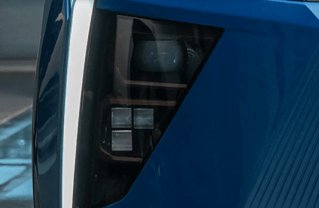 Mahindra-XUV.E9-Headlight