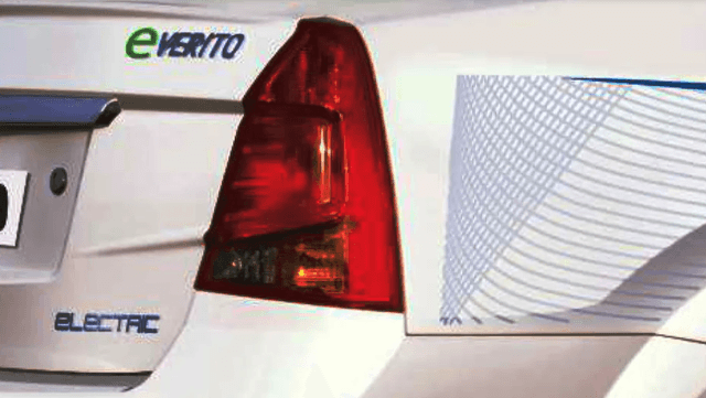 Mahindra-E-Verito-Taillight