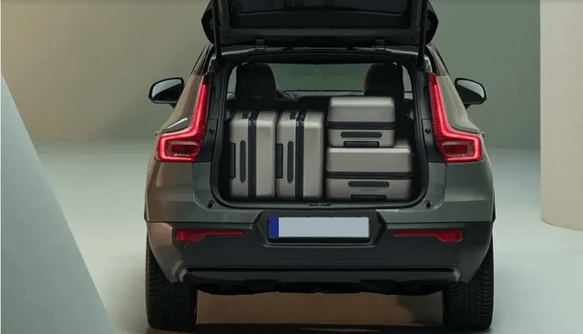 Volvo-XC40-Recharge-Ev-Open Trunk