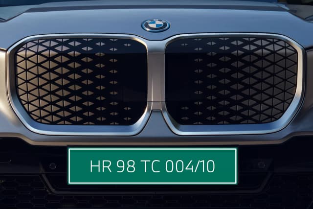 Exterior front-kidney-grille-ix1_3to2.webp