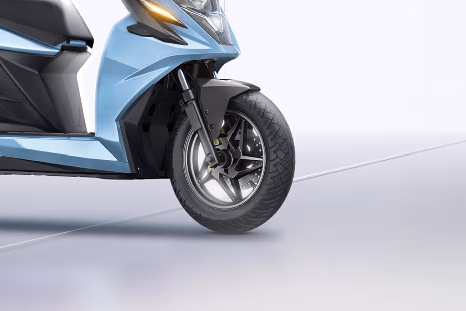 bike front-tyre-view-1907675460_930x620.avif