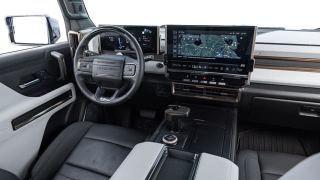 Interior hummer-ev-3x-interior.avif
