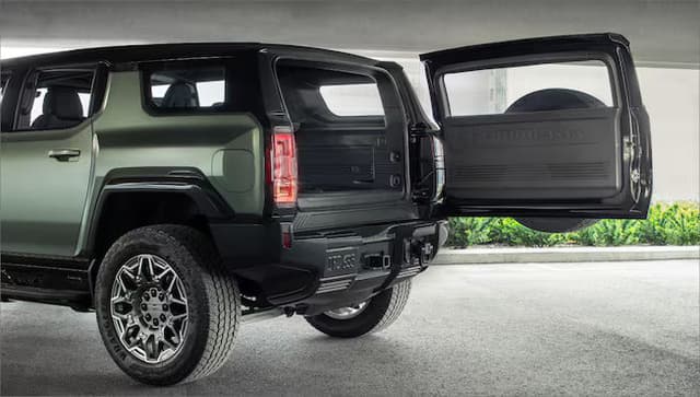 Exterior hummer-ev-suv-power-swing-gate.jpg