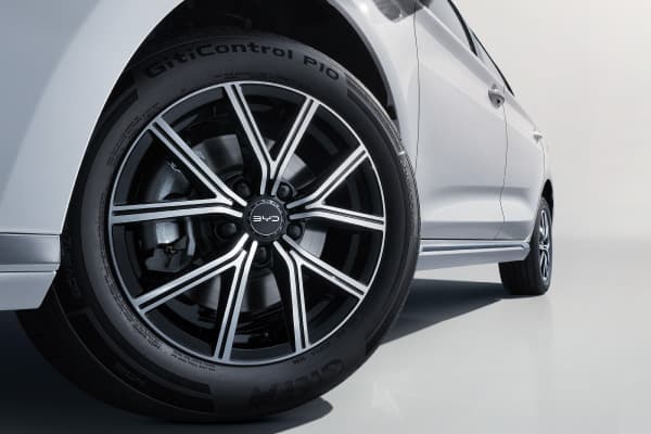 BYD-eMax7-wheel.jpg