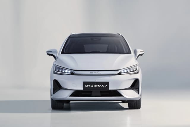BYD-eMax7-front view.webp