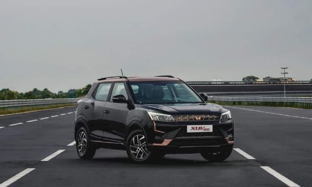 mahindra_xuv400_0