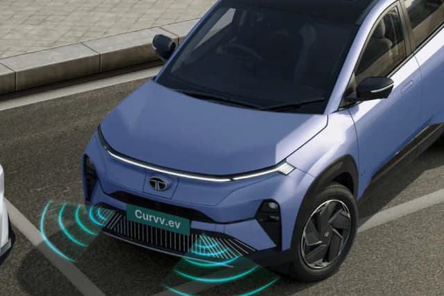 Exterior rear-parking-sensors-top-view-156.webp